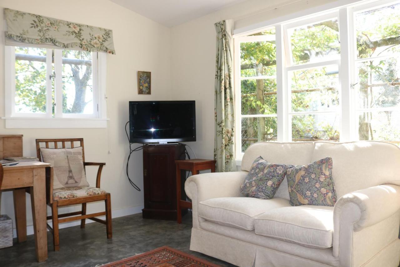 The Leafy Flat Apartment Havelock North Exterior photo